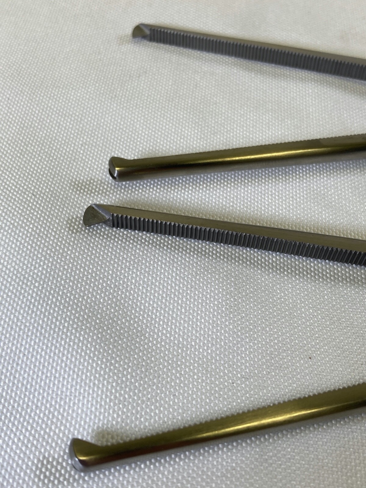 Pair of Millennium Surgical Kocher Clamps Straight 12″ 1×2 Teeth General Surgery
