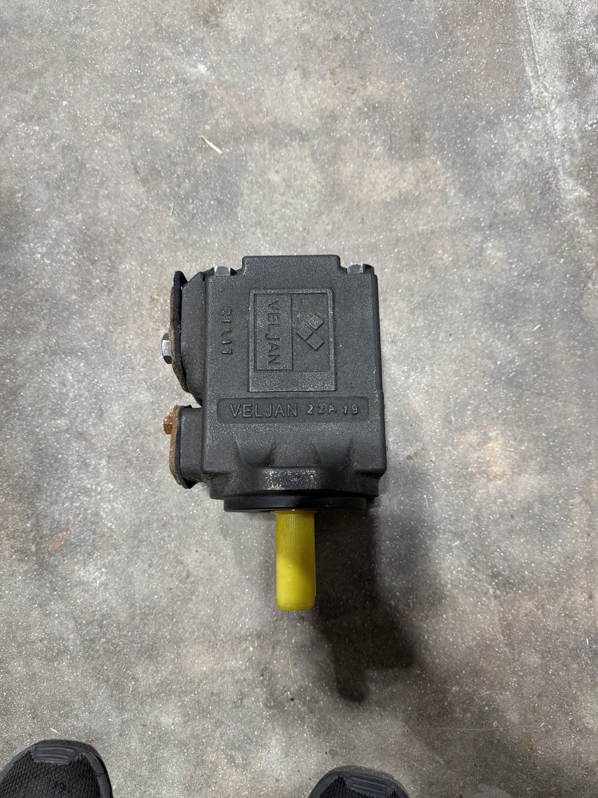Veljan Hydraulic Pump T6CM-B06-1R00-C1 Made in India High-Quality Industrial
