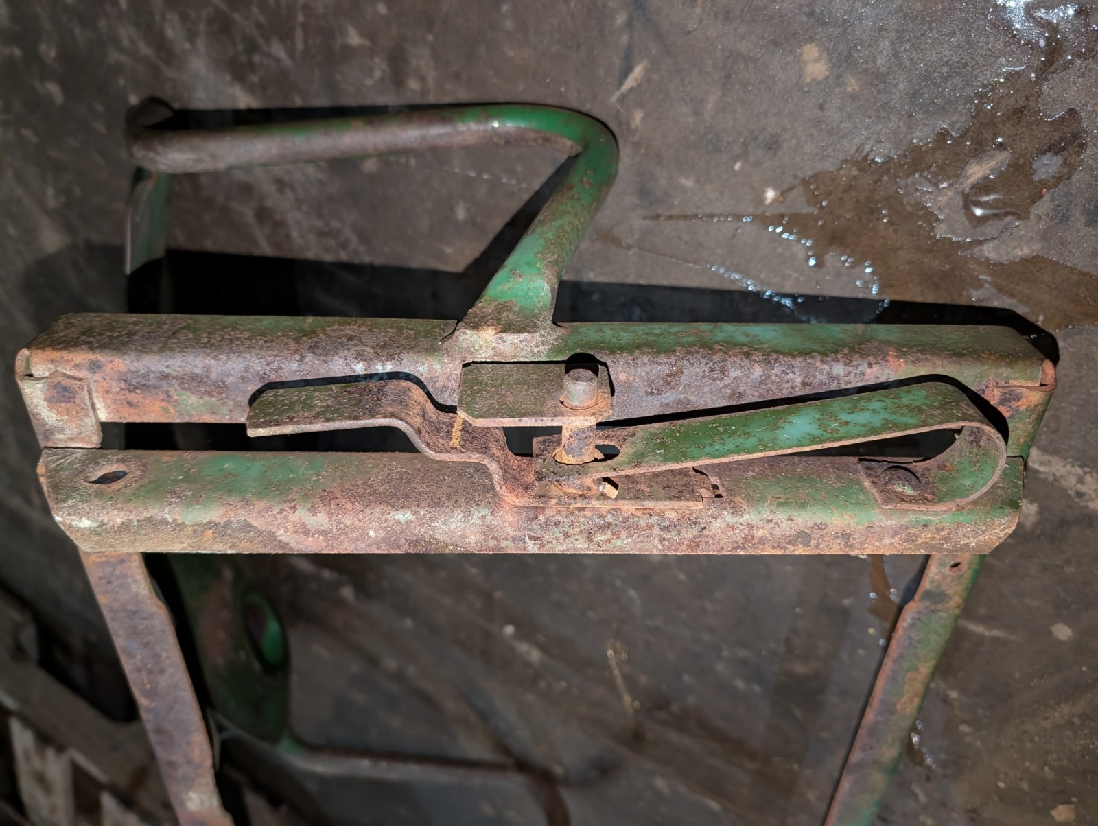 John Deere 50 Seat Frame Assembly 60 70 Seat Backrest An Light Bracket