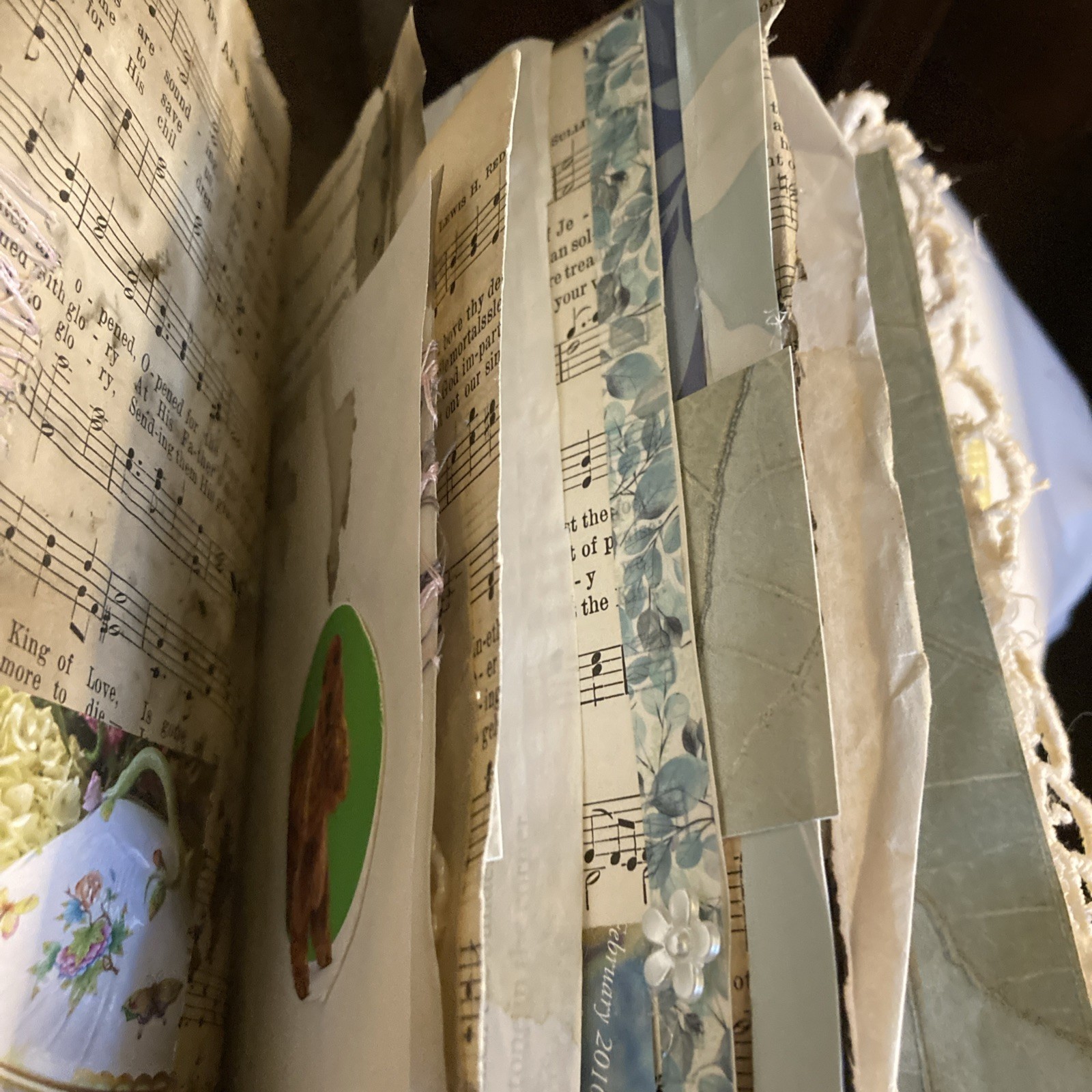 Junk Journal, Grungy, Blooming Table, Coffee Stain