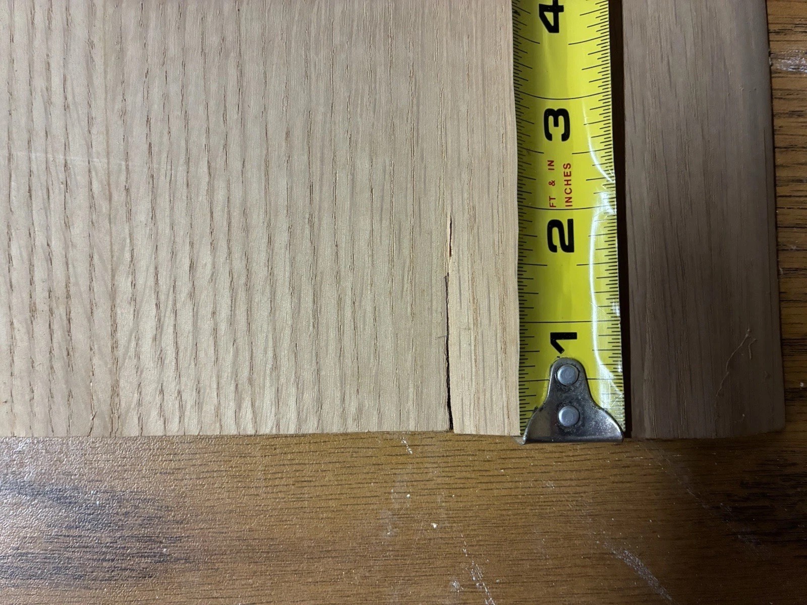 Red Oak Wood Veneer Remnant, Paper backed Sheet 16 In x 27 In 0.5 Mm (1/64)Thick