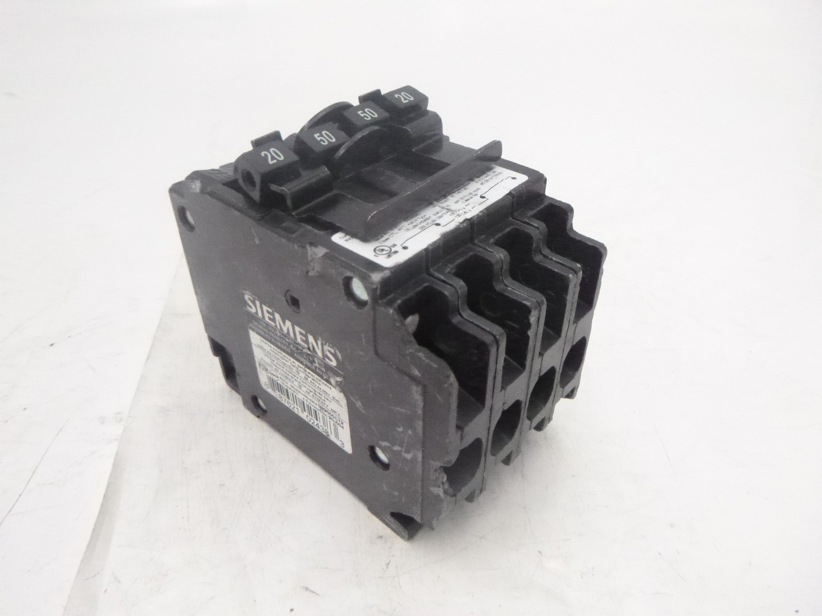 Siemens 4-Pole Circuit Breaker Q22050CT2 60Hz 120/240V 20/50Amp Plug-In Mount