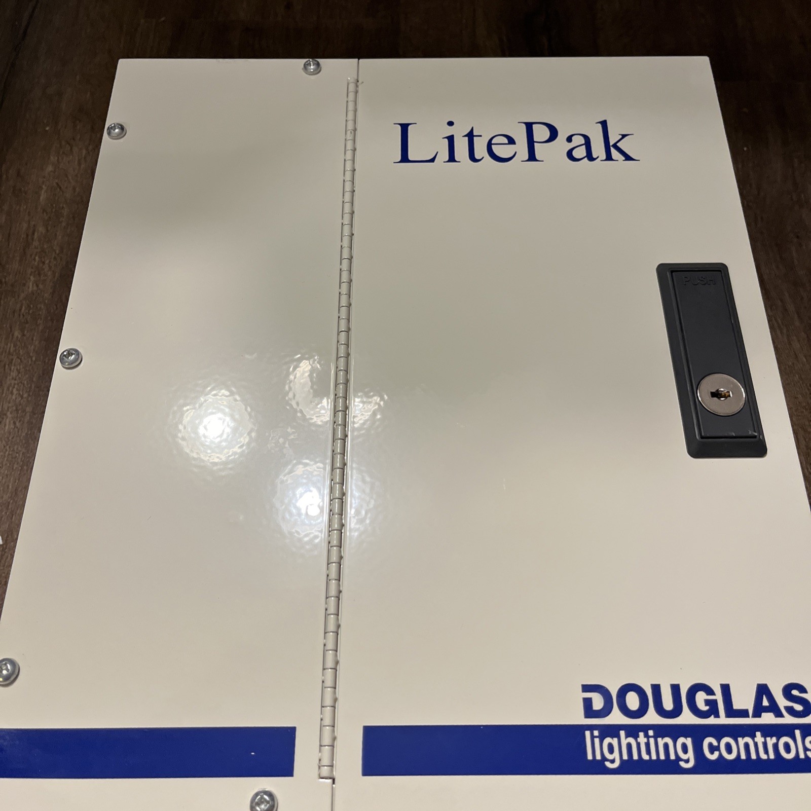DOUGLAS LIGHTING WPAK-33518 LITE PAK PANEL CONTROLLER NEVER USED