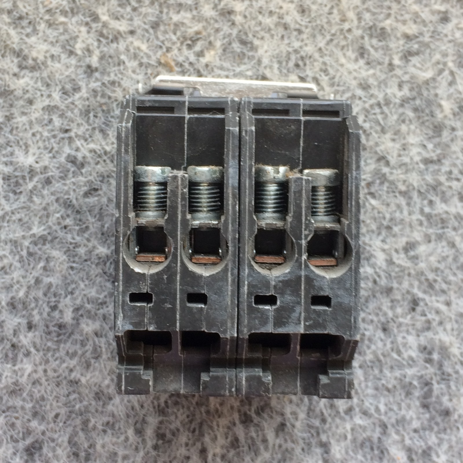 Eaton BR420 Plug-On Mount Type BR Circuit Breaker 4-Pole 20 Amp 120/240 Volt AC