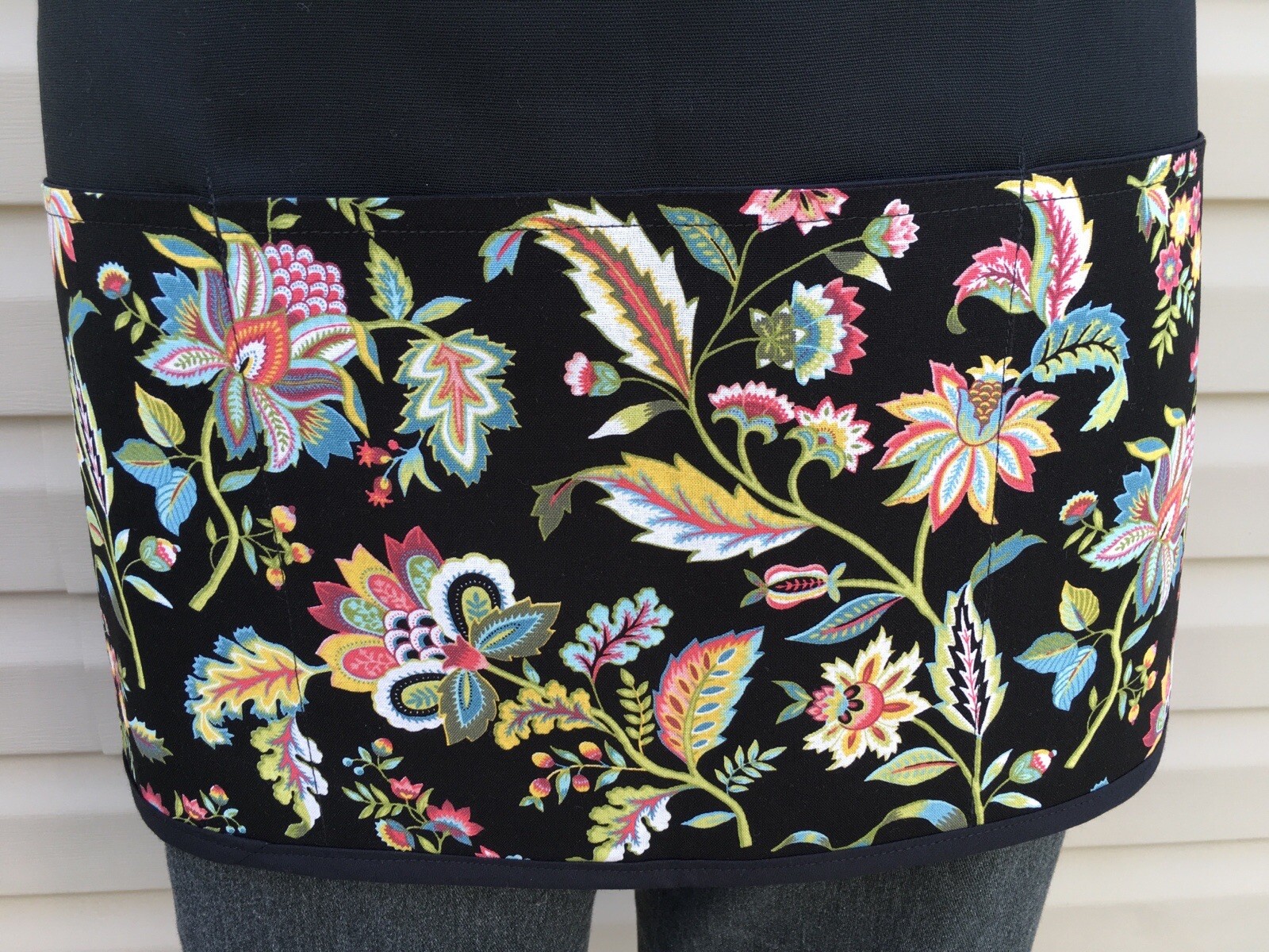Cute Spring Flowers server waitress Half waist apron 3 pocket restaurant Black