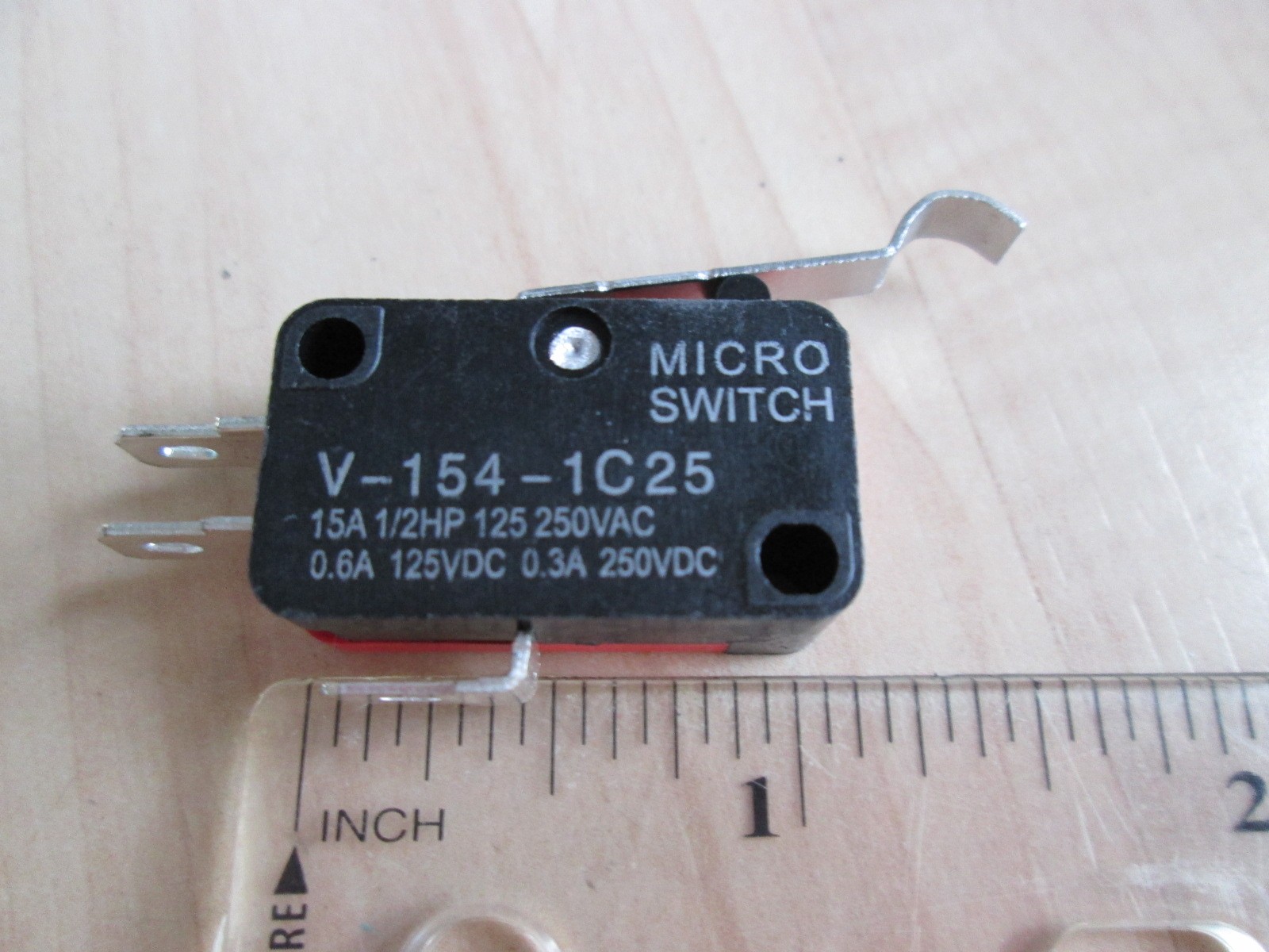 Lot (2) Micro Limit Switch V-154-1C25 with Curved Tip Lever 15A 125/250VAC #E67C