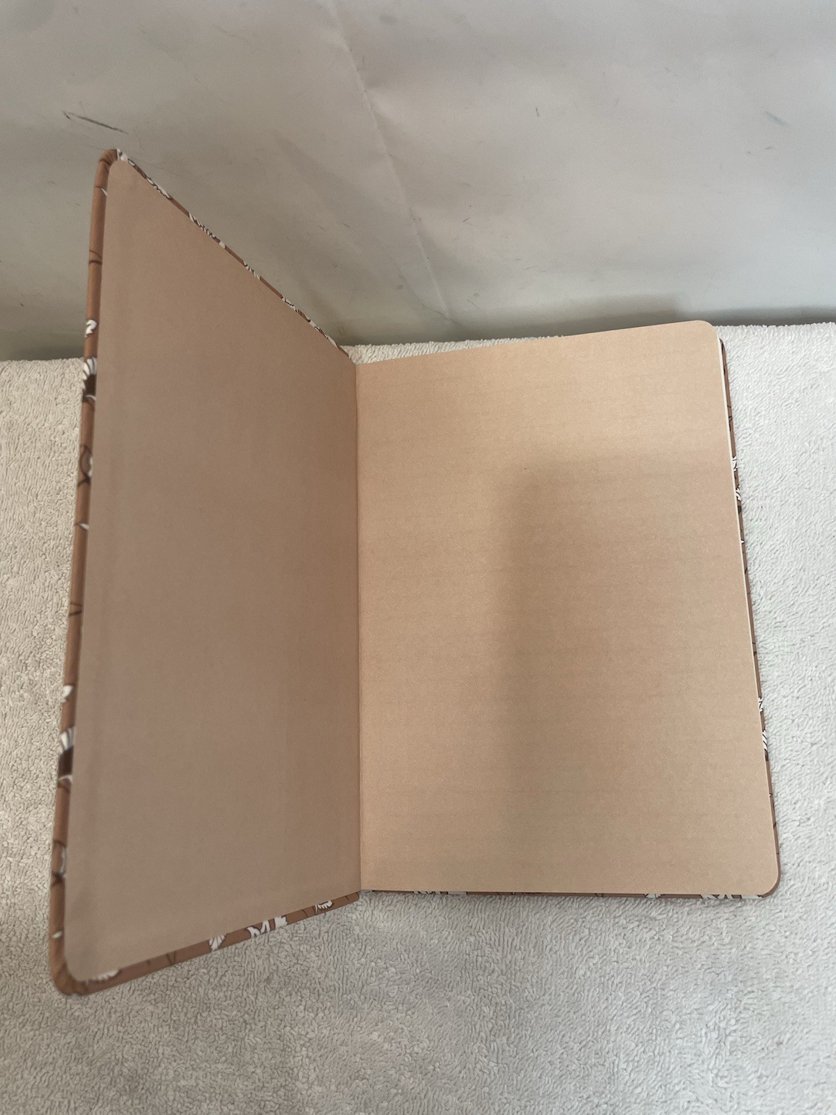 Two Sea Brown & White Floral 100 Lined Pages 0.50 × 6.00 x 8.66 Notebook Journal