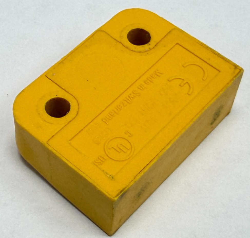 Set Pilz PSEN 1.1p-20 & PSEN 1.1-20 Non Contact Safety Switch, 524120, 514120