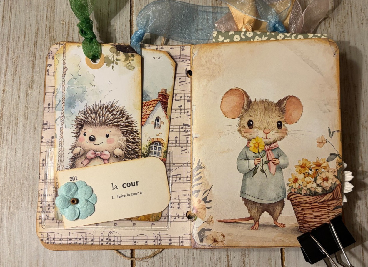 Junk Journal Handmade Booklet Book Vintage «Forest Animals» Pockets, Ephemera
