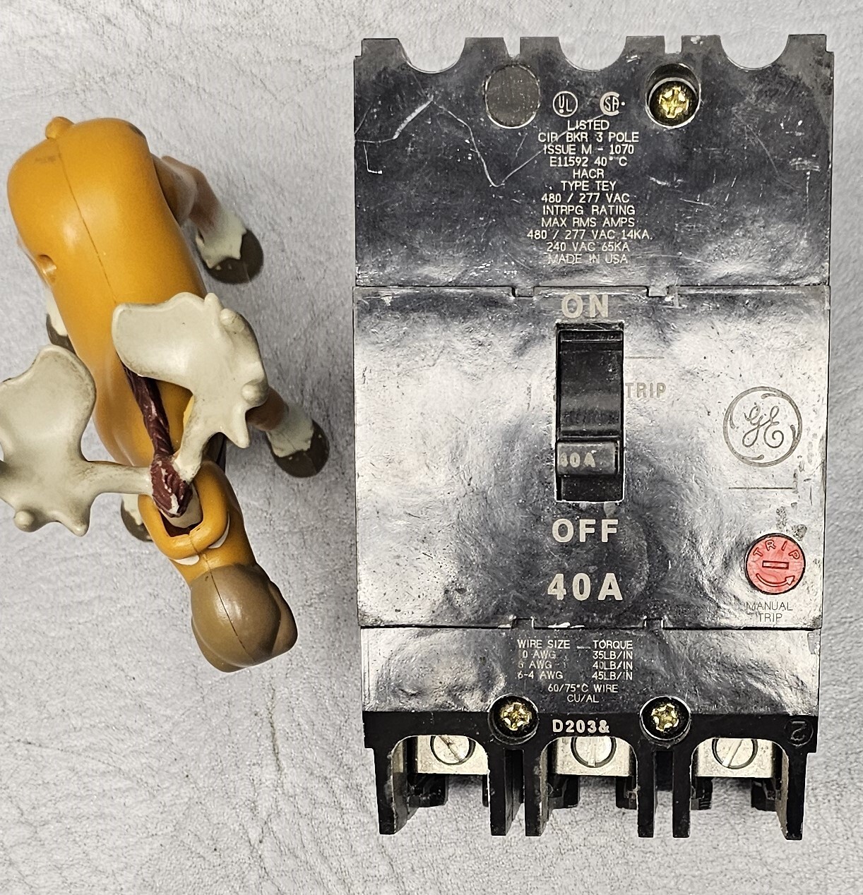 GE TEY340 Circuit Breaker 3Pole 40Amp 480 / 277 VAC