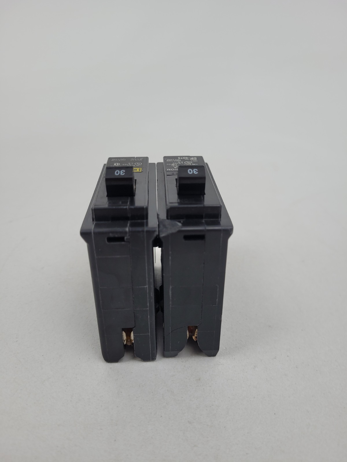 Lot of 2- HOM130 Square D 30A 240V Circuit Breaker – Next Day Option -New -Flaw