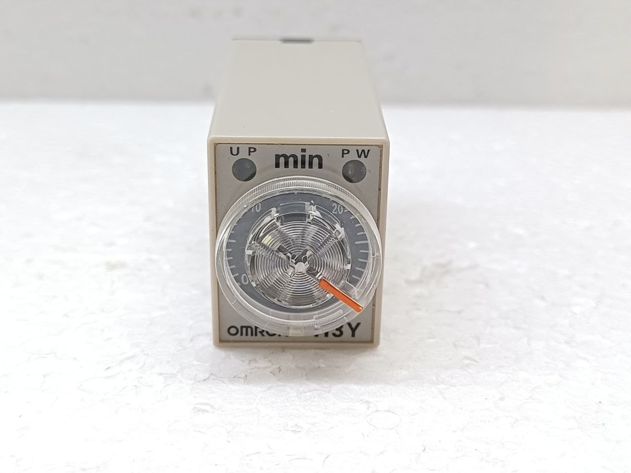 Omron H3Y-2-C compact solid-state timer 110VAC 5A