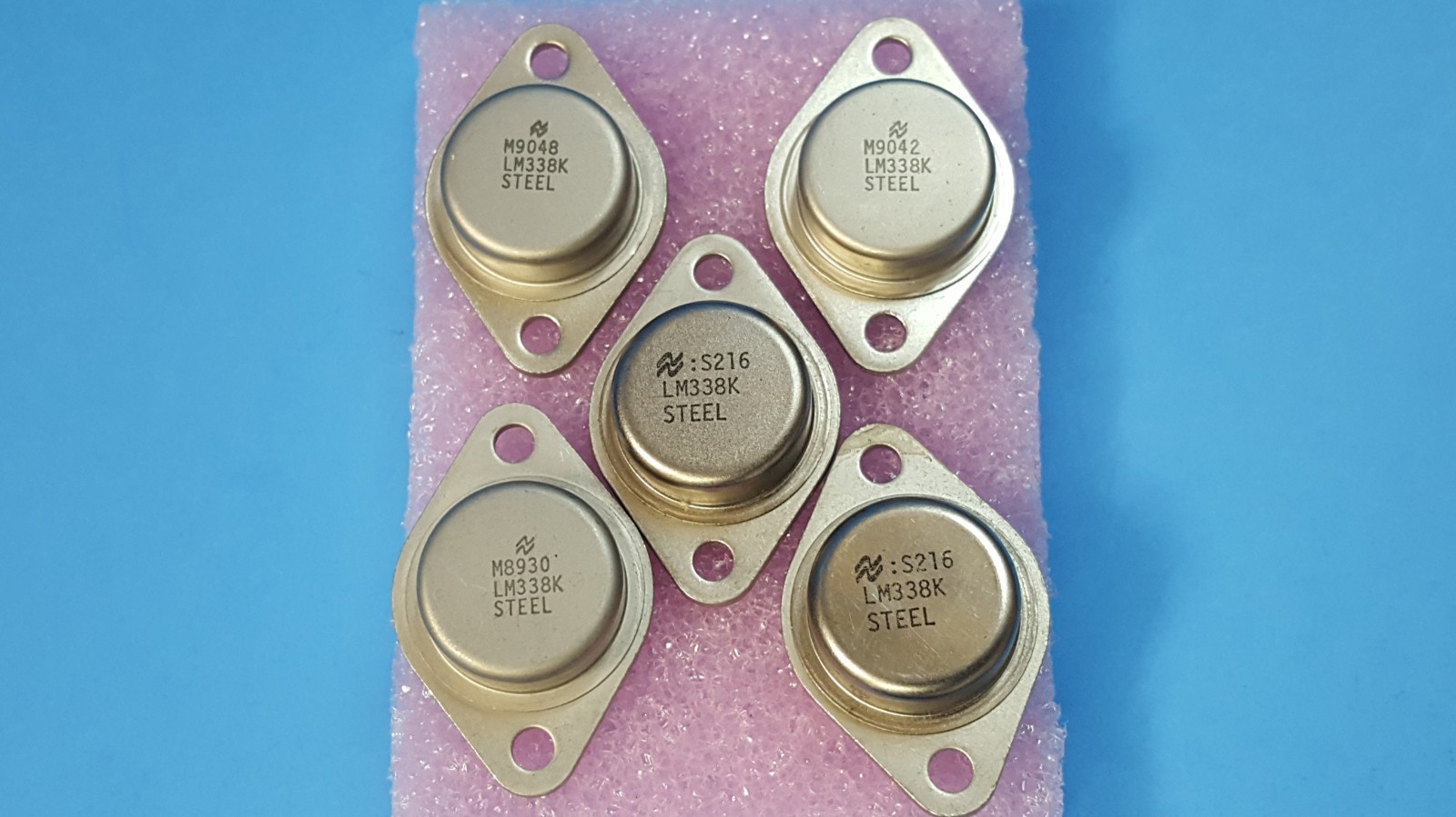 ONE- IC, Voltage Regulator, LM338K/STEEL, NSC, 2-PIN