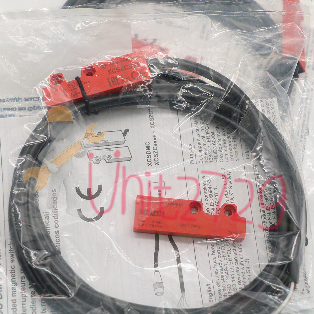 NEW SCHNEIDER XCSZC5902 Magnetic Safety Switches (1Pcs)