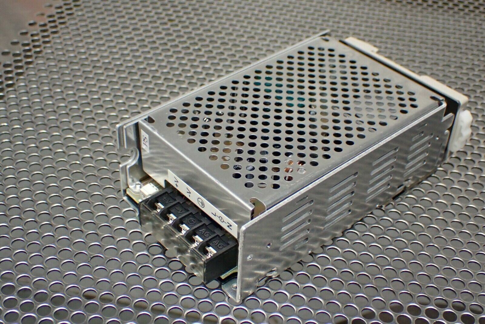 Omron S8JX-N10024CD Power Supply DC24V 4.5A AC100-240V 50/60Hz 2.5A Used