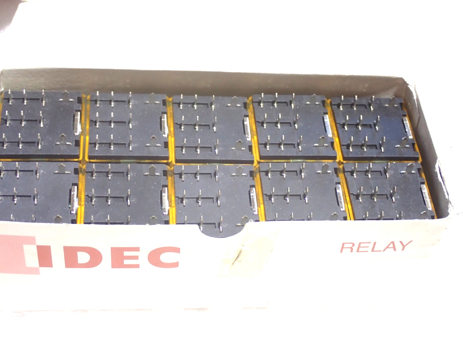 RH3V2-UL IDEC RELAY AC120V 10 PACK NEW