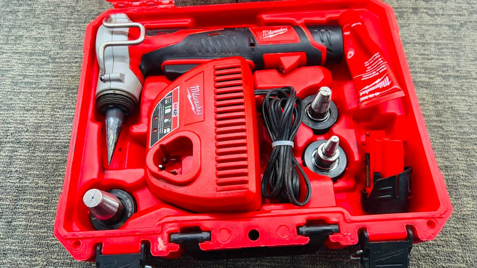Milwaukee M12 2474-20 ProPEX PEX Expander Kit w/ Batteries Case 372433