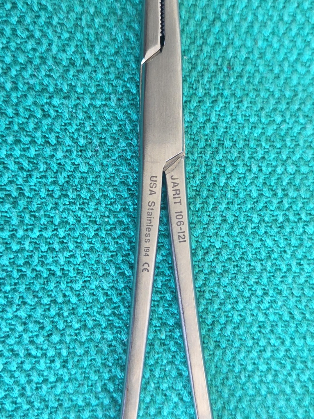 Integra Jarit 106-121 Crile Forcep, Curved, 5-3/4″ German Stainless Steel