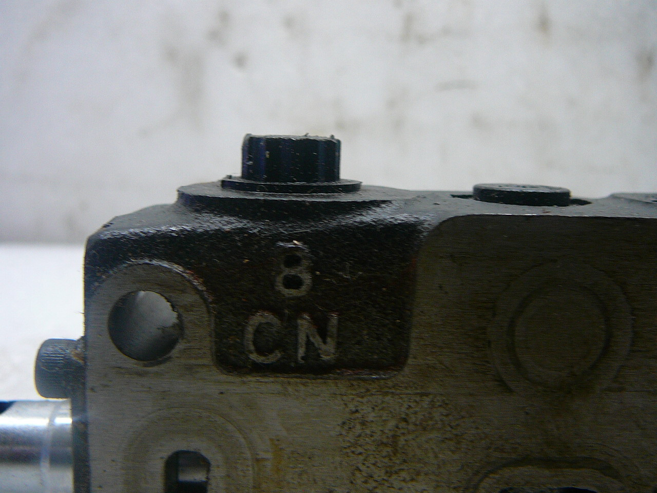 PARKER SINGLE SPOOL HYDRAULIC CONTROL VALVE A 9110, B 1200, A HYZ2 B CN
