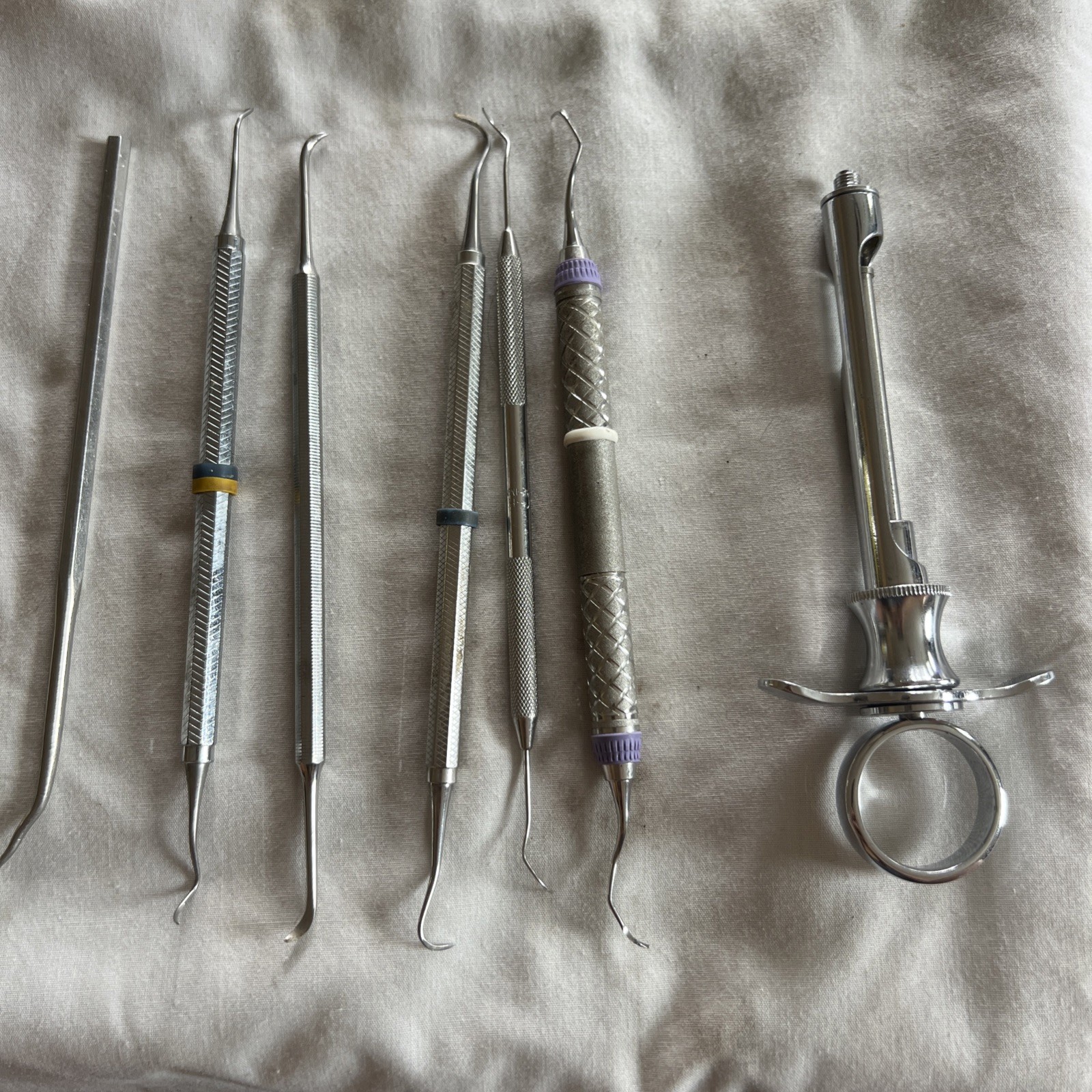 Mixed Lot Dental Instruments (7 Pieces)