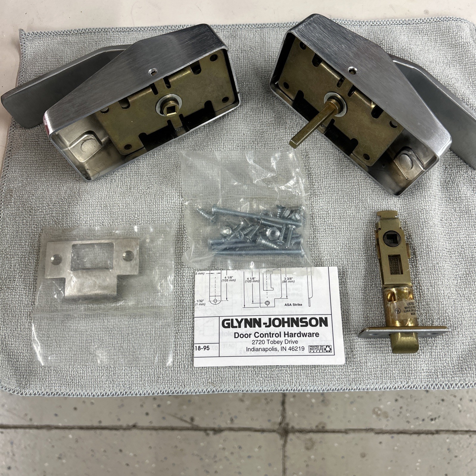 Glynn Johnson HL6-US26D PUSH/PULL LATCH Stainless Steel finish.