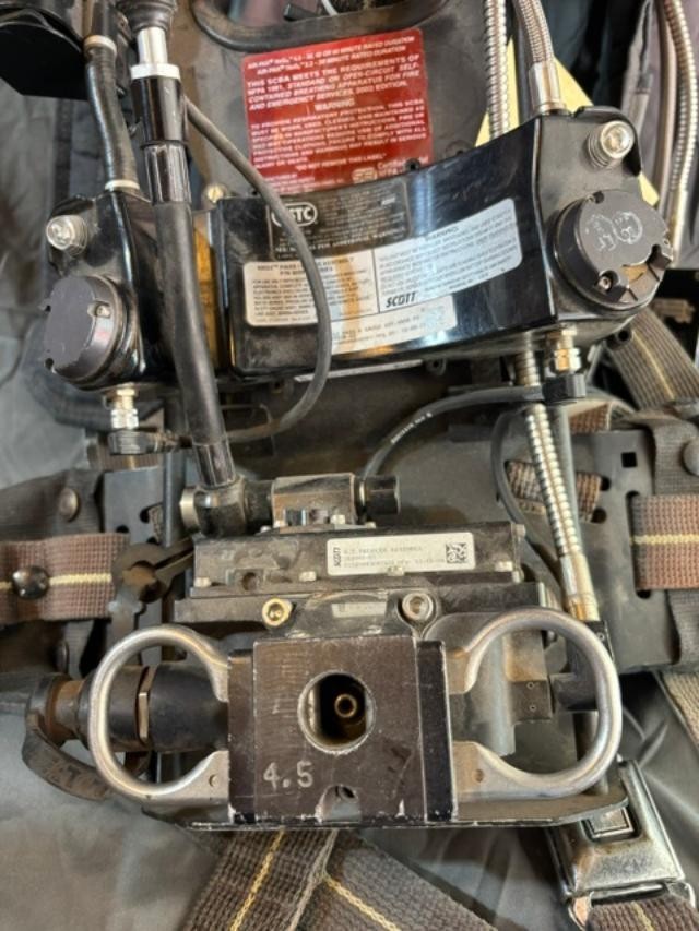 Scott 4.5 NXG2 SCBA Harness w/AirPak Plus & EZ Flo Regulator, Firefighter