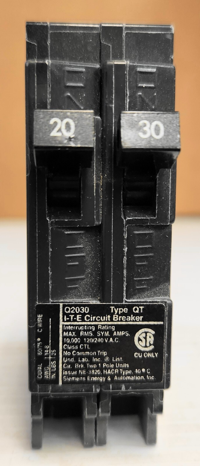 Siemens Q2030 Circuit Breaker 2P 20/30A Type QT CU/AL 120/240VAC (Lot of 6)