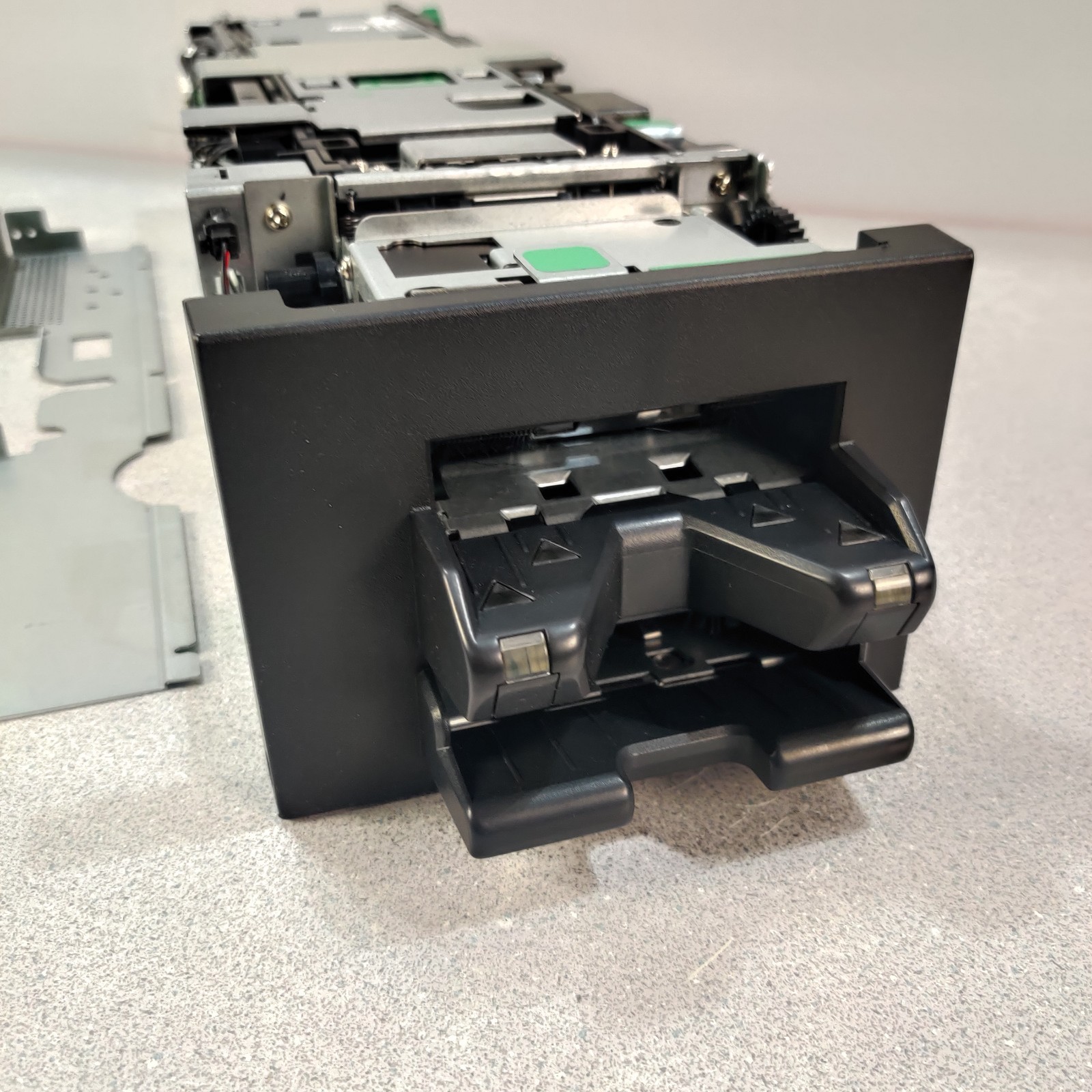 KD04011-C201 497-0524694 Fujitsu GSR50 Bunch Acceptor Top Module FOR PARTS!!