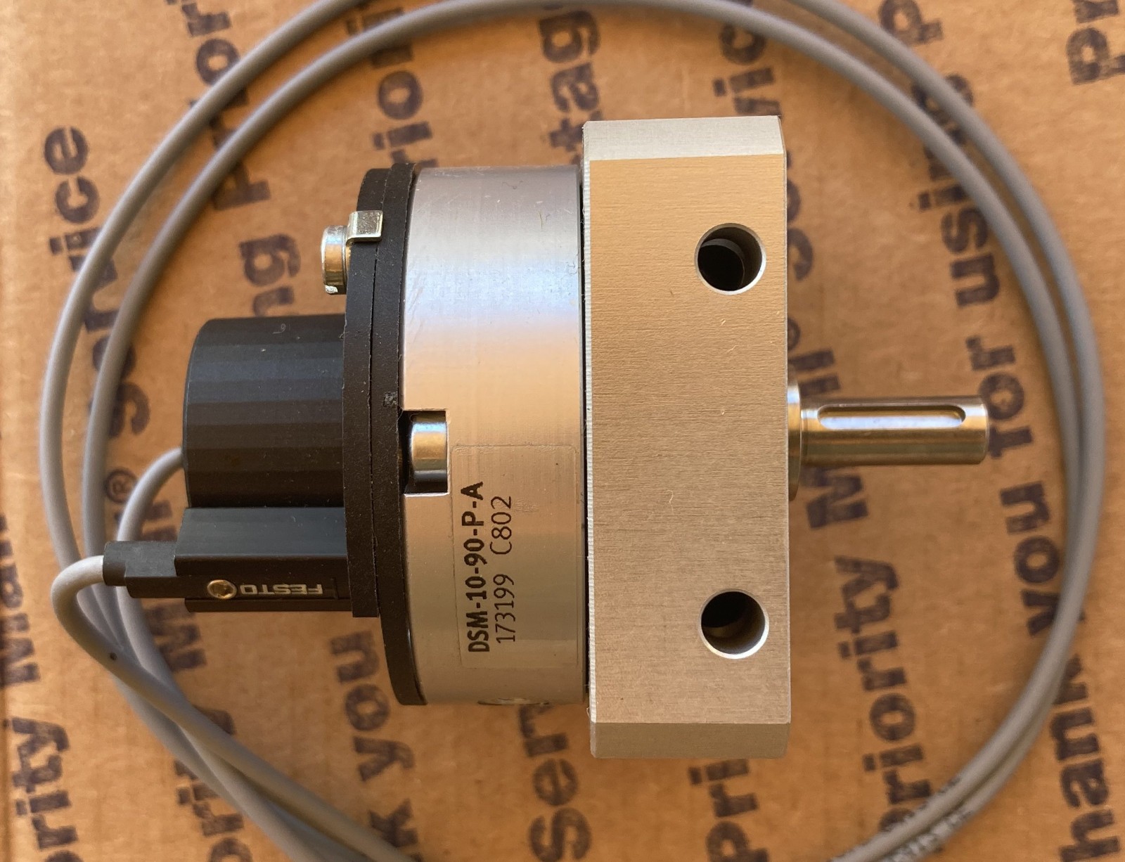 FESTO (173199) / ROTARY ACTUATOR, DSM-10-90-P-A (Includes 2 Sensors)