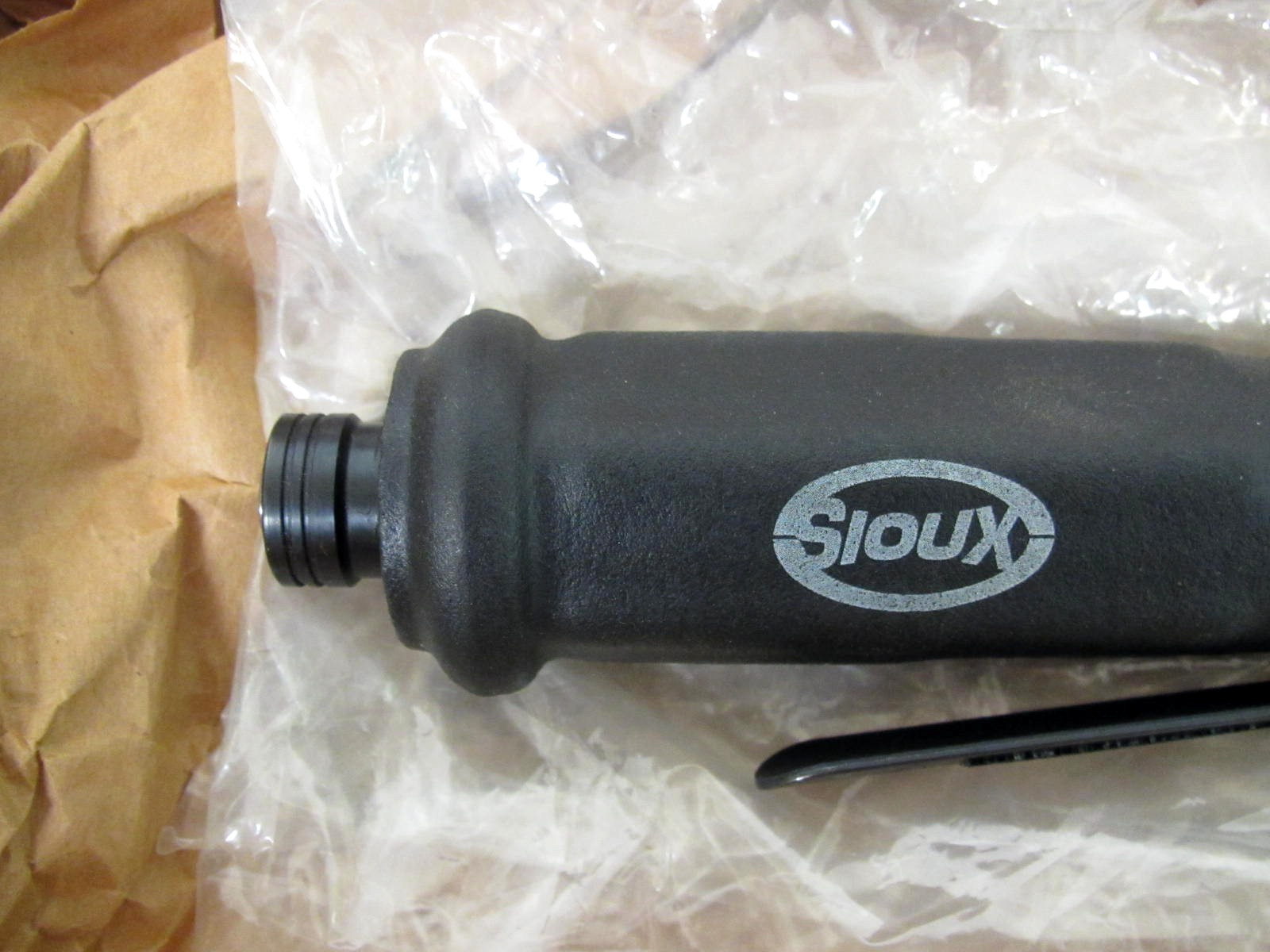 New Sioux 1SM2107 1/4″ 800RPM Stall Inline Reversible Pneumatic Air Screwdriver