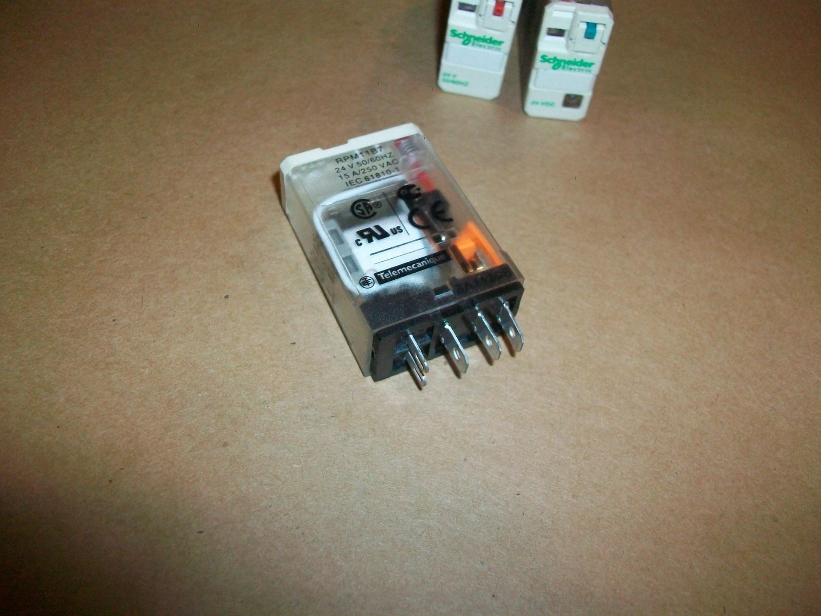 3pc Schneider Electric Relay RPM12BD / RPM11B7 24VDC USED