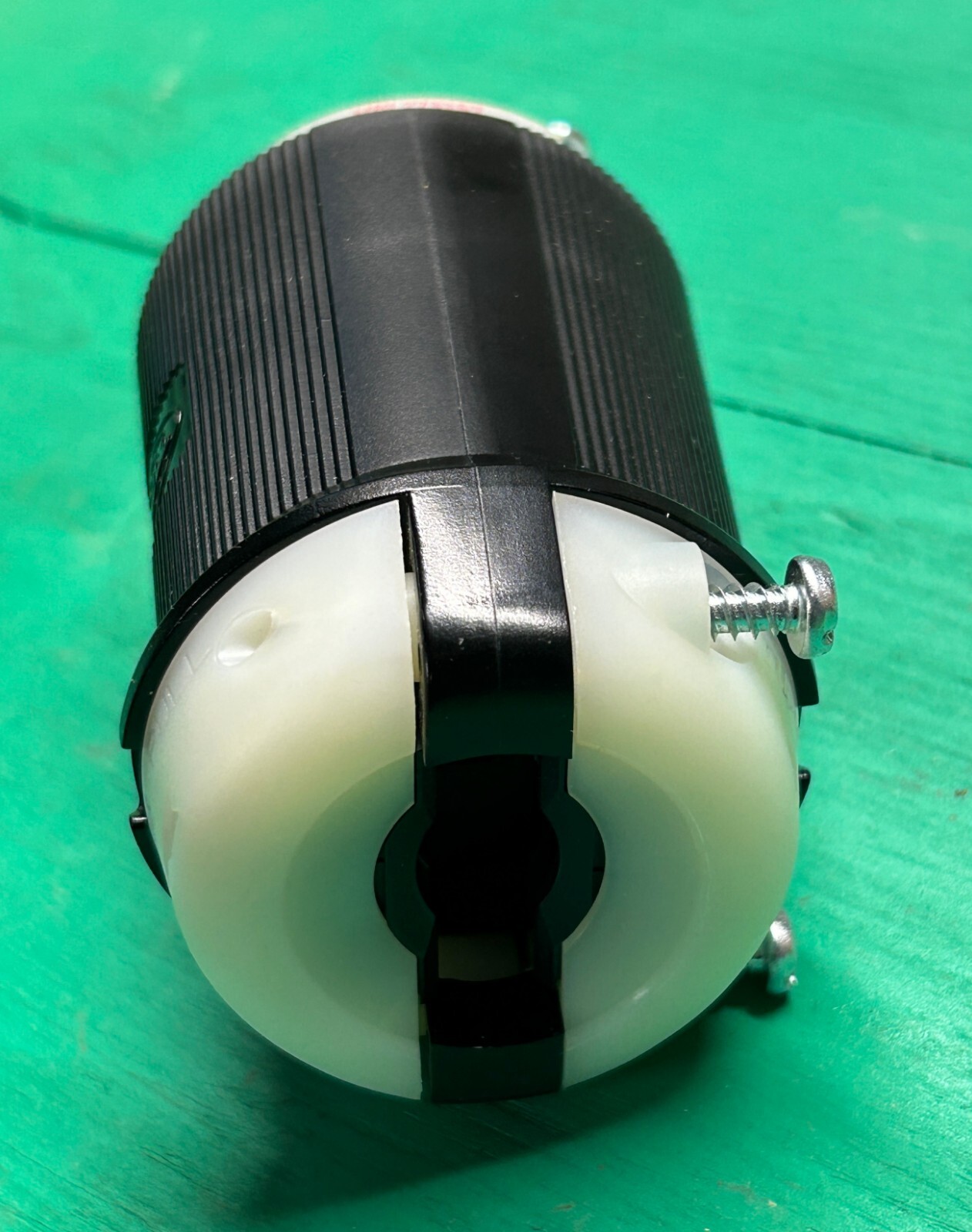 NEW Hubbell twist-lock 30 Amp plug end #HBL2731ST, 480 volt, 3 phase plugs