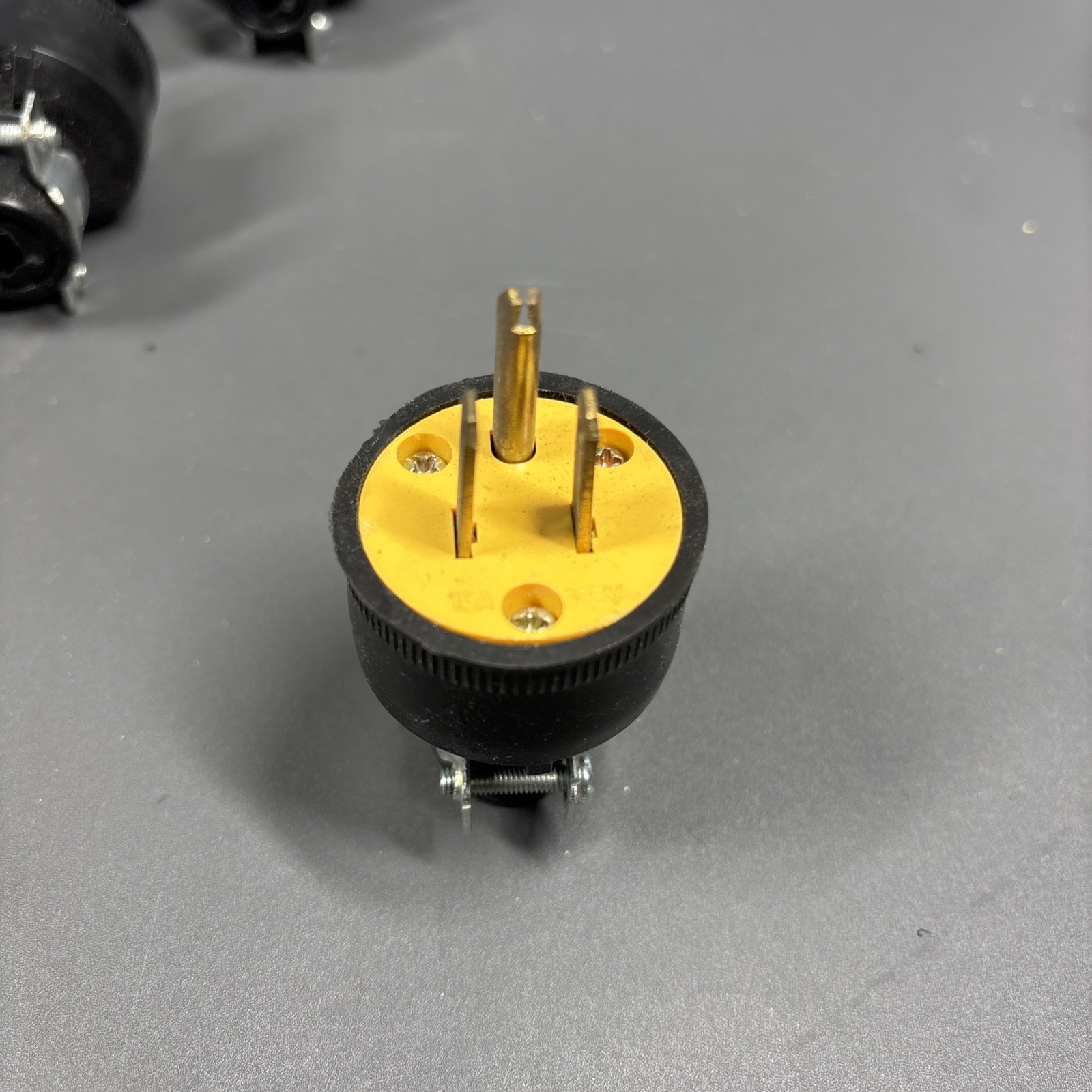 18x Eagle Electric 15A-250V, Black, Heavy Duty Rubber Construction Plugs