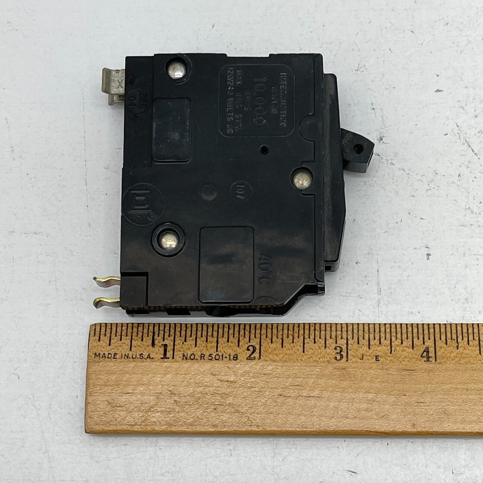 Square D QO110 – Molded Case Circuit Breaker Plug-in – 10A -1 Pole – 240 Volt