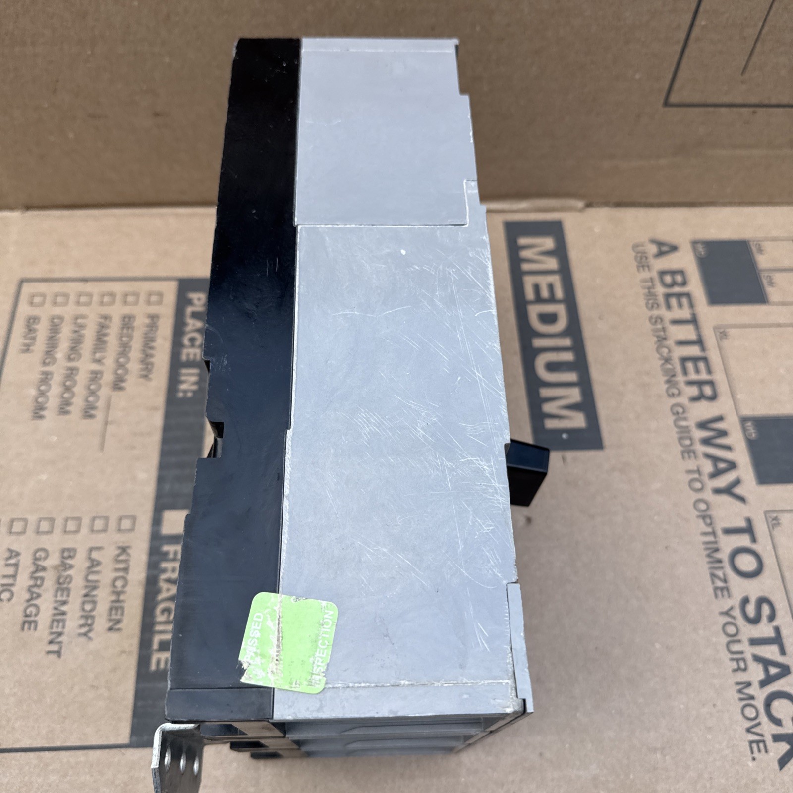 Siemens HLXD63B600 600 Amp 3 Pole 600v Circuit Breaker 3P 600A W/ 600A Trip