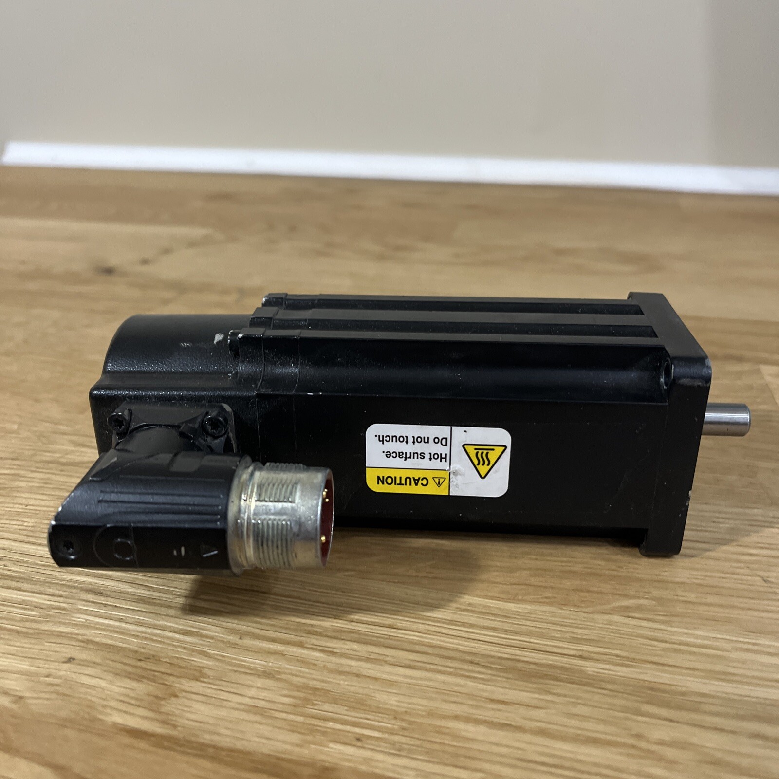 Allen Bradley VPL-B0632F-PK12AA Ser A Servo Motor 4600 RPM .50 HP