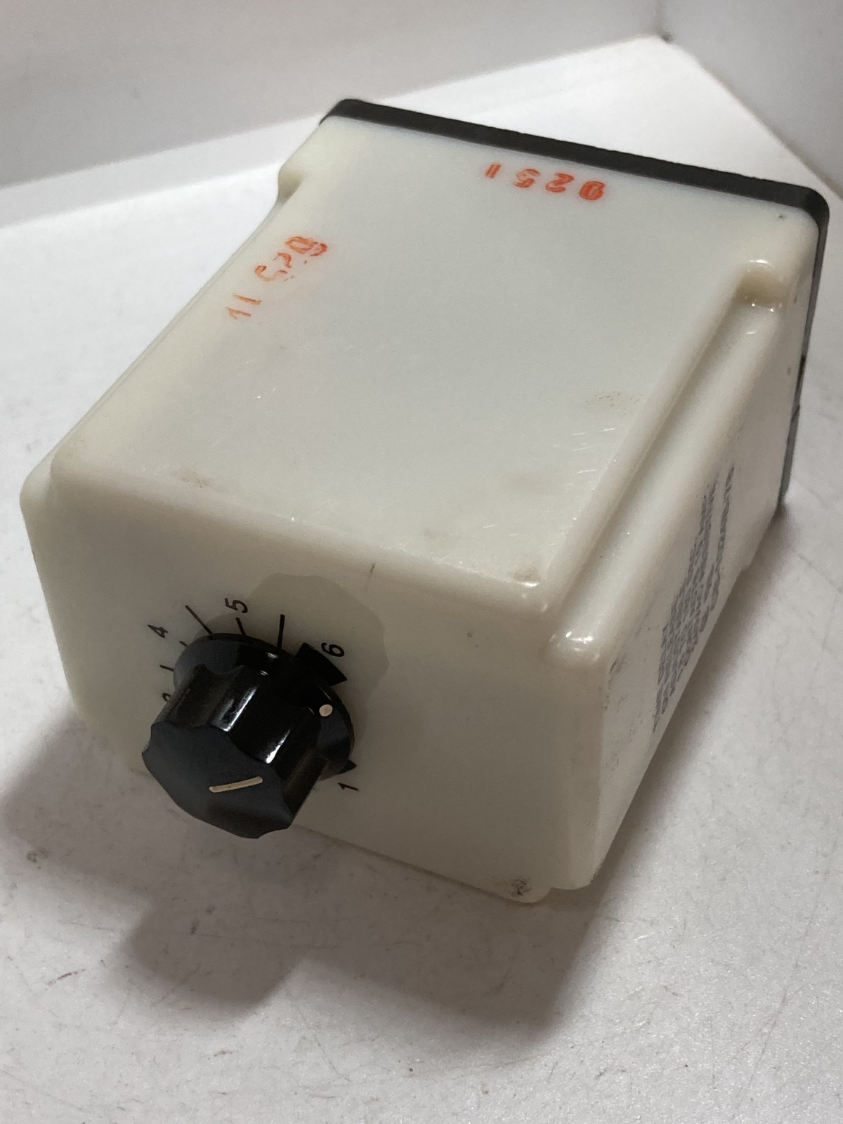 TYCO CB-1024B-78 TIME DELAY RELAY 1.8-180 SEC 10A 240VAC RESISTIVE 11 PINS