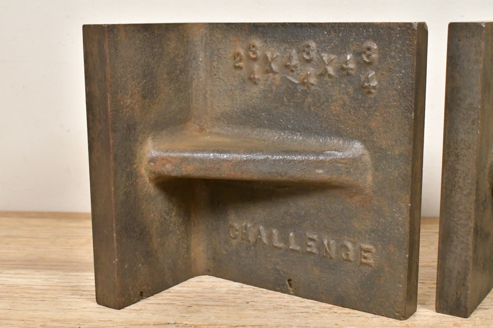 Set of 2 Vtg CHALLENGE ANGLE PLATES 4-3/4″ x 4-3/4″ x 2-3/4″ Inches Webbed
