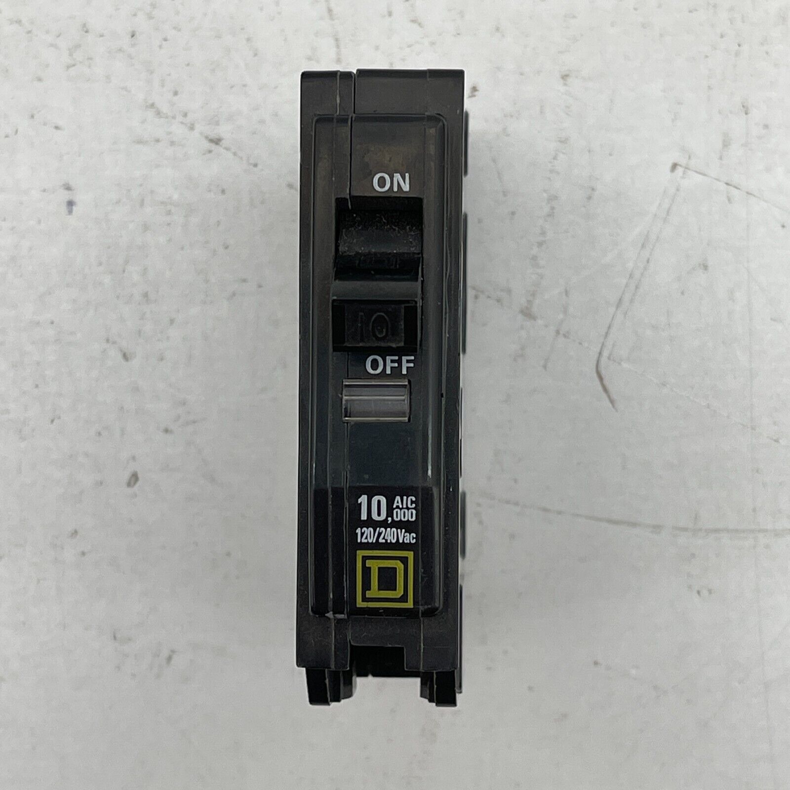 Square D QO110 – Molded Case Circuit Breaker Plug-in – 10A -1 Pole – 240 Volt