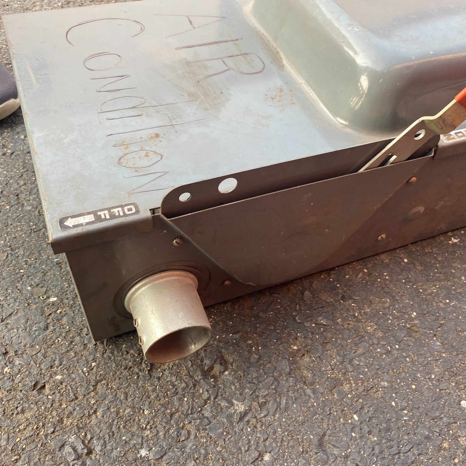 GENERAL 2003 UTI SAFETY SWITCH TYPE D 200AMPS 230VAC 3-POLE ENCLOESD SWITCH 🎯