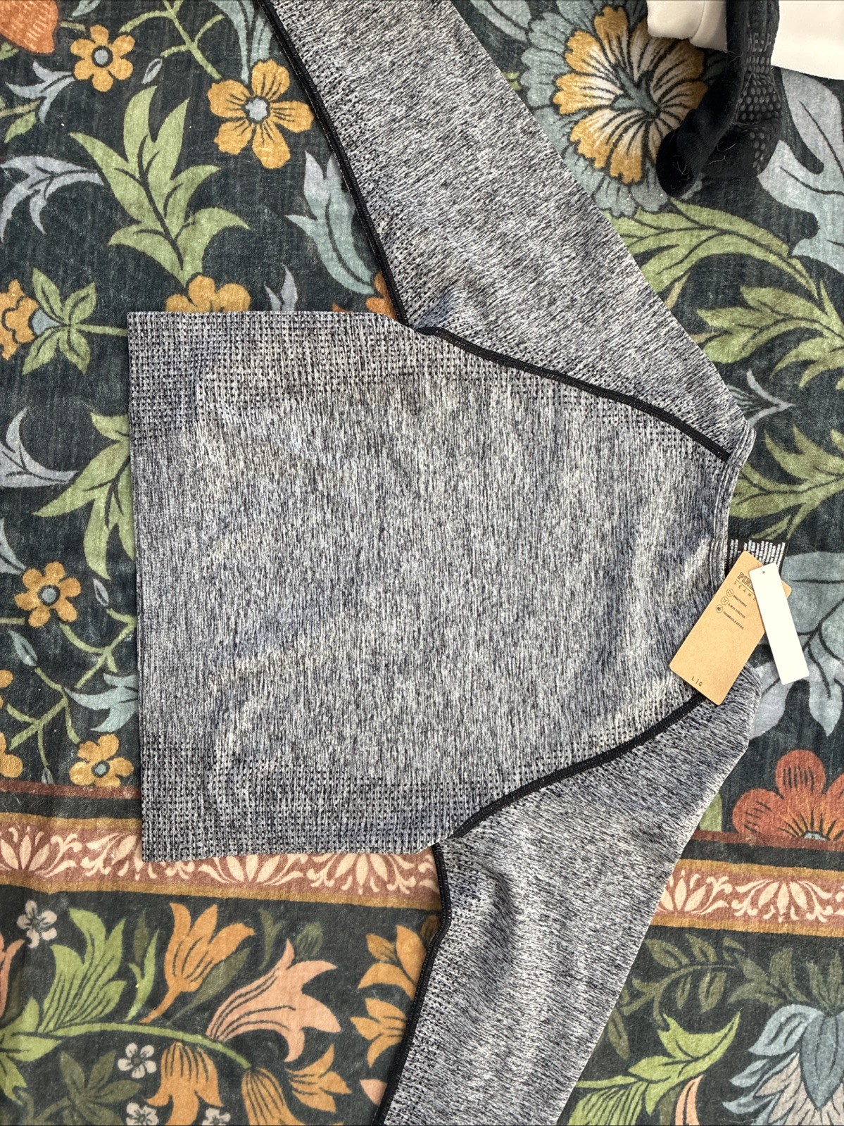 Victoria’s Secret Seamless Workout Cropped Top Long Sleeve Size Large