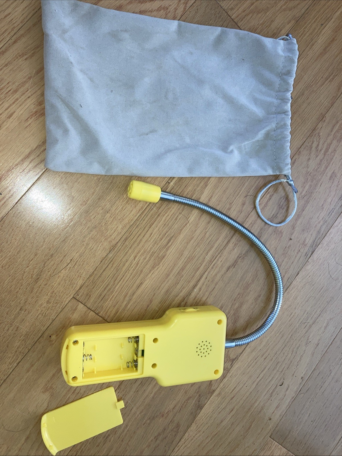 Yeezou Combustible Gas Detector, Sound & Light Alarm, Y201