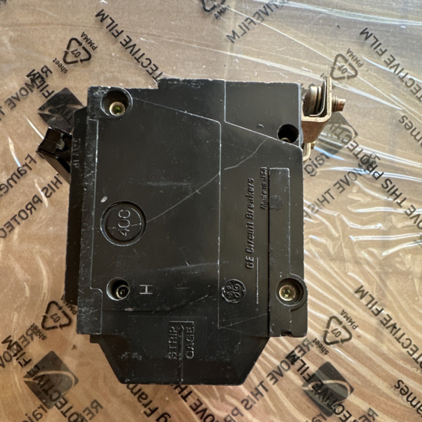 GE THQB32100 100A 3-Pole AC Circuit Breaker Internal Common Trip