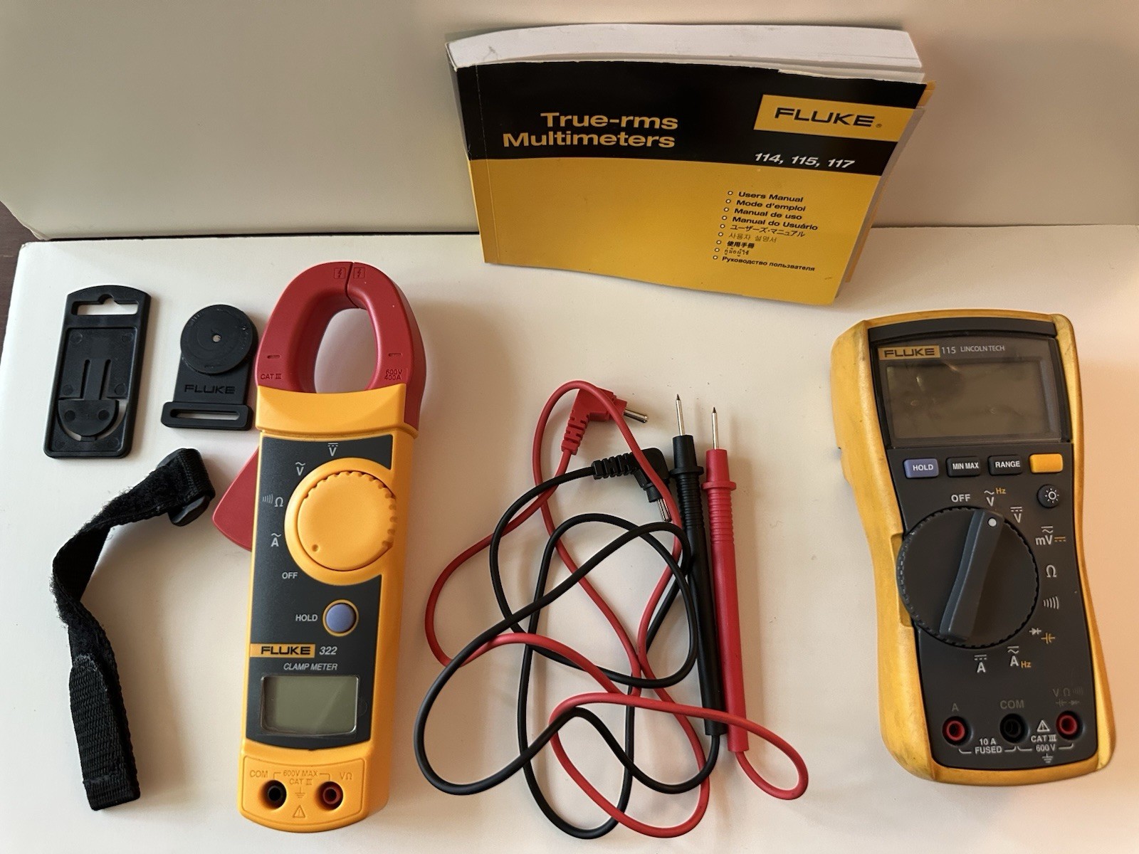 Fluke 115/322 True RMS HVAC Multimeter and Clamp Meter Combo Kit