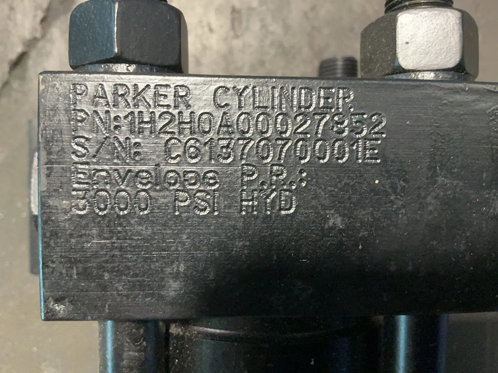 PARKER CYLINDER 2.00CC2HRNAT1S19AC52.000