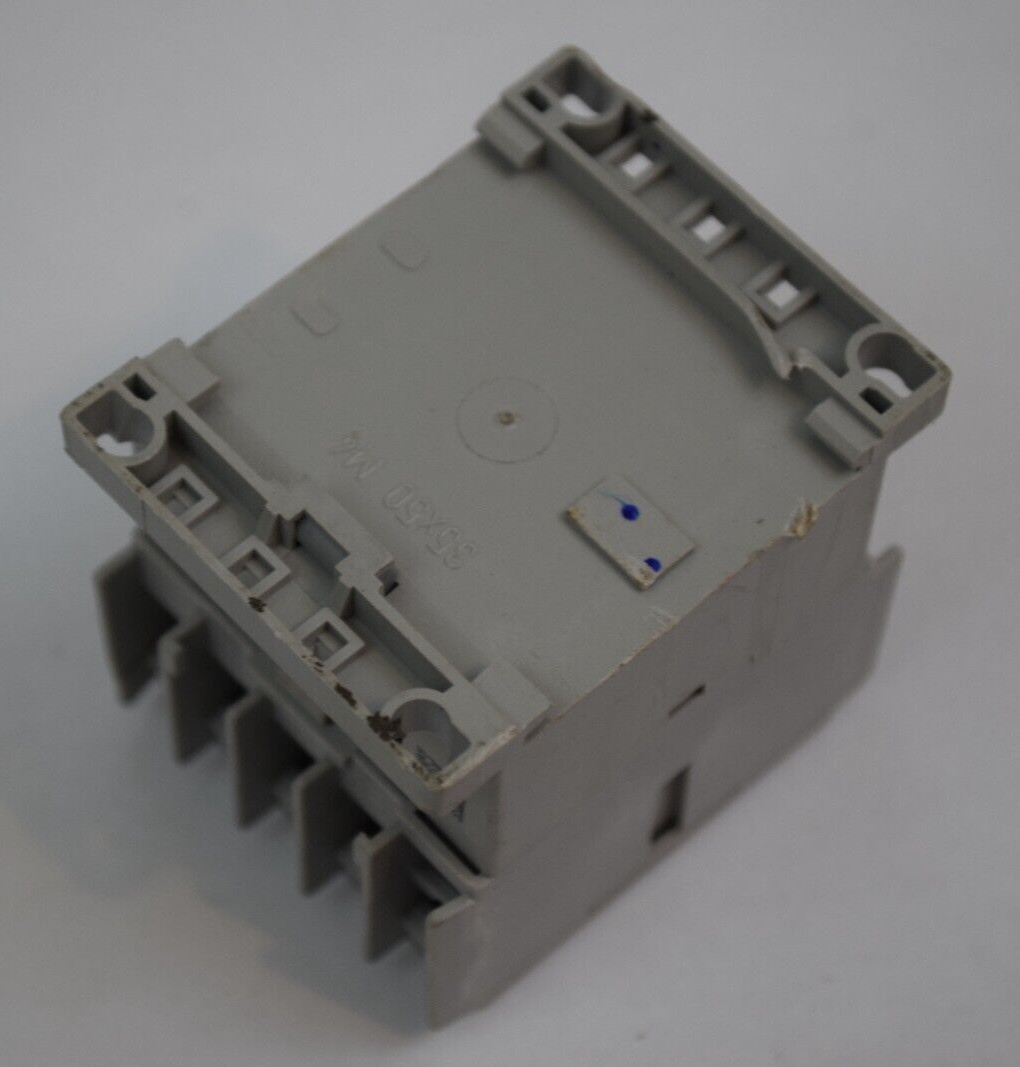 Allen Bradley Contactor 100-K09*10 24VDC Coil – Slight cracked wings