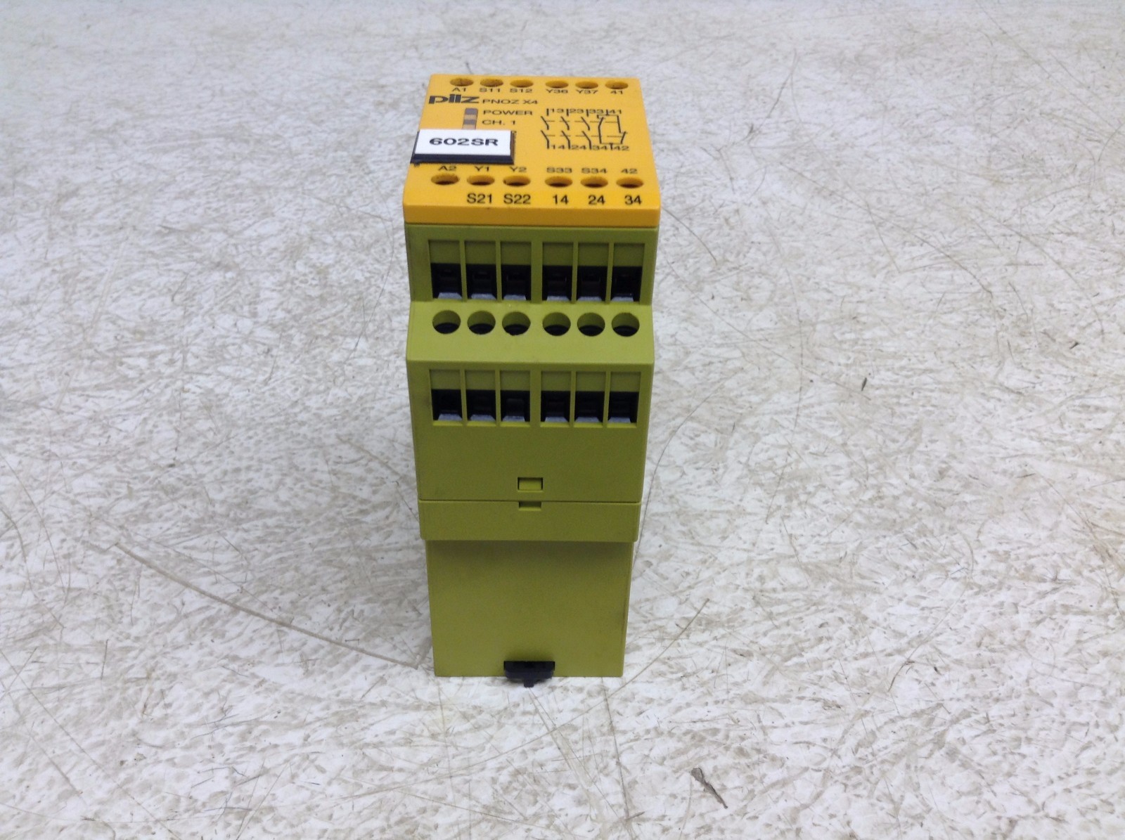 Pilz PNOZ X4 24VDC 3n/o 1n/c 24 VDC Safety Relay PNOZX4 (TSC)