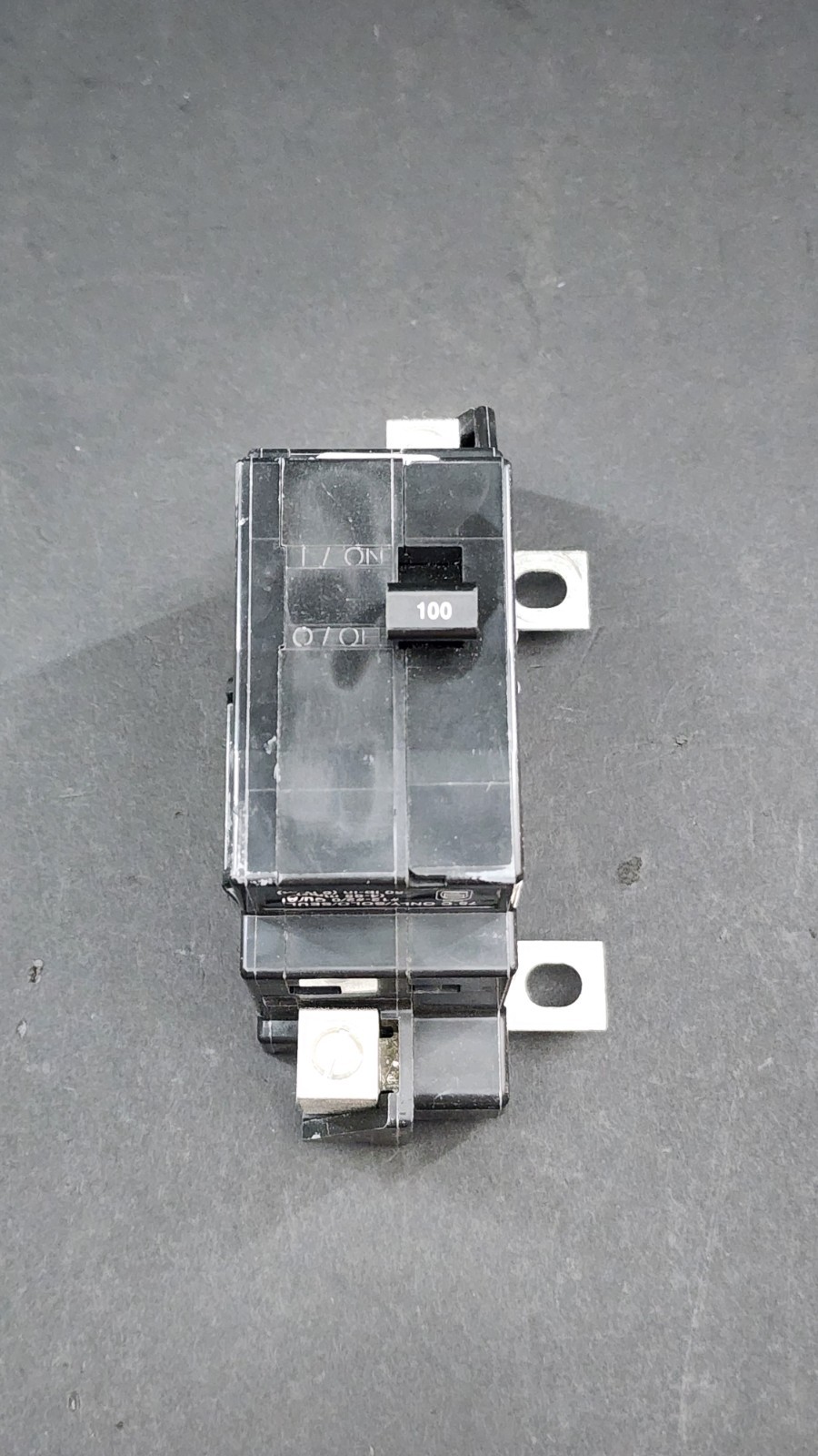 USED Square D QOM100VH8106 22kA 2 Pole 100 Amp Bolt On Main Circuit Breaker
