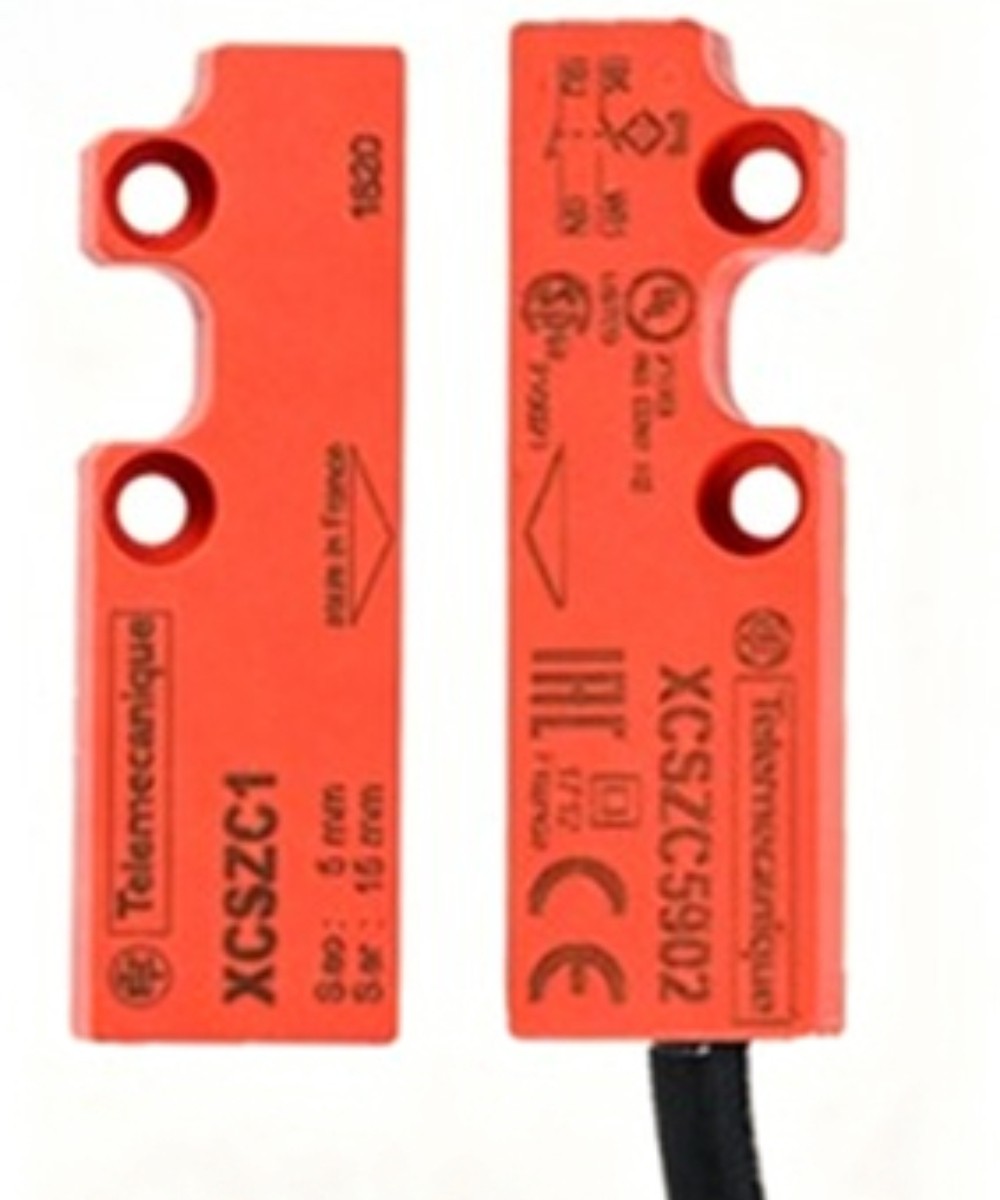NEW SCHNEIDER XCSZC5902 Magnetic Safety Switches (1Pcs) /