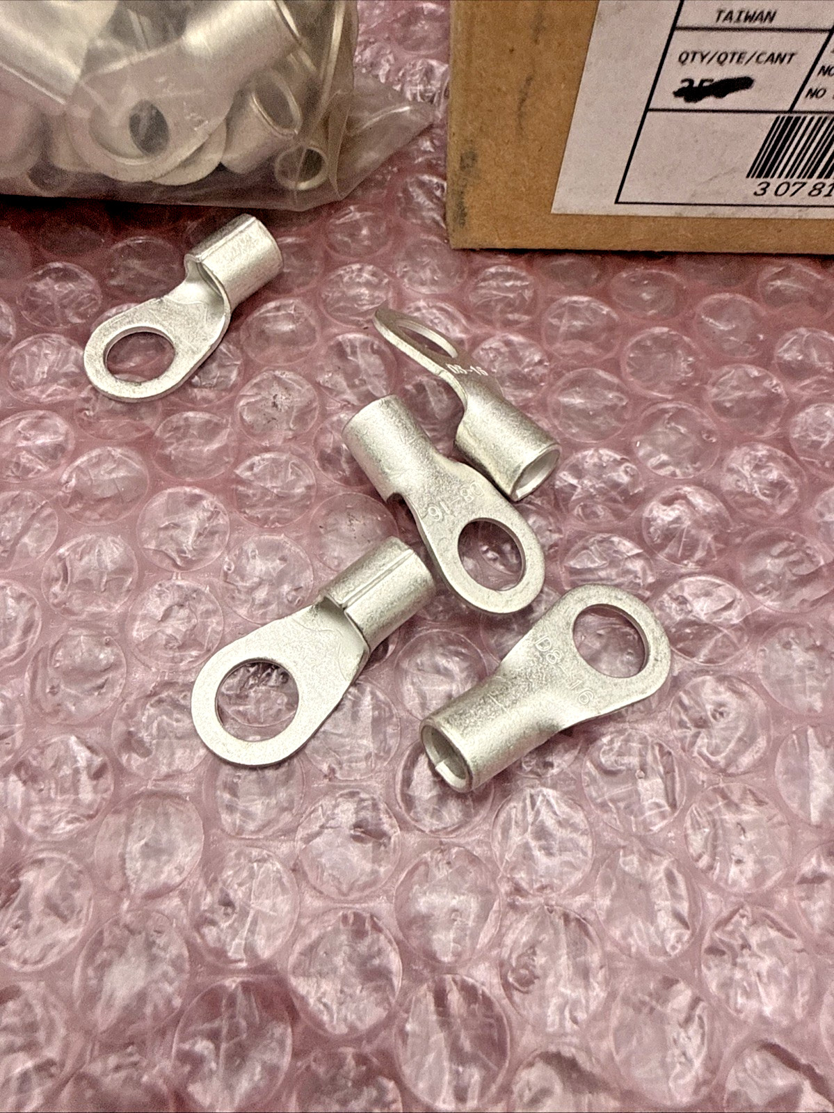 Burndy Ring Terminal YAD6CM8E516 #6 Str CU Flex 5/16″ Stud – Bulk Box of 200 NEW